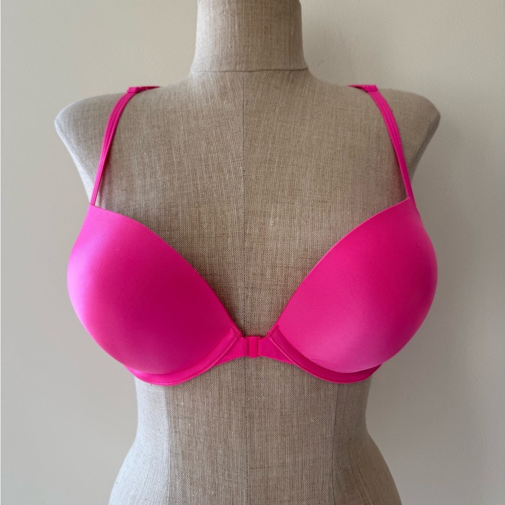 Victoria's Secret Bombshell Plunge Criss Cross Back Bra in Hot Pink - Picture 2 of 8